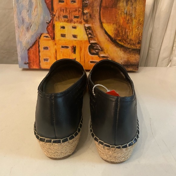 Bella Vita black leather 1” wedge flats size 9WW NIB - Picture 3 of 8